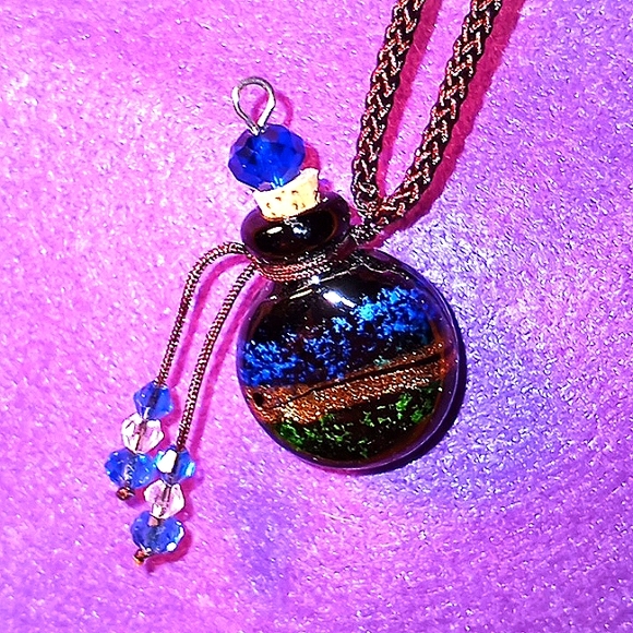 🆕️❤LAST 1❤EMORY ROSE MINI GLASS BOTTLE CHARM NECKLACE - Picture 15 of 17